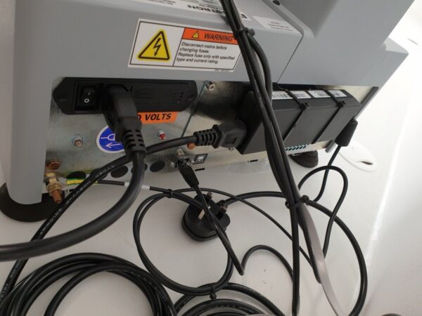 Instron 34SC-5 Single column materials testing system - Image 6