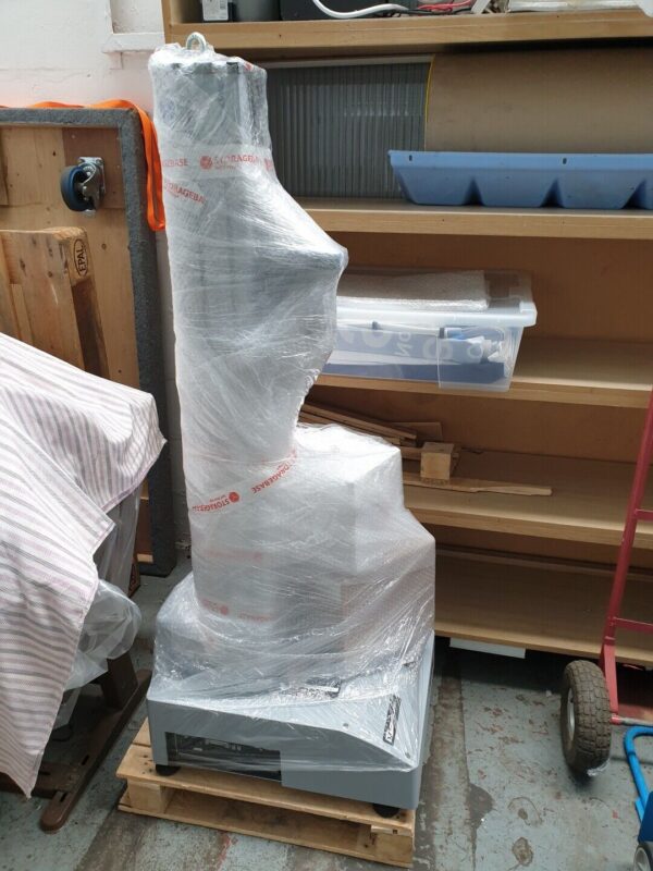 Instron 34SC-5 Single column materials testing system - Image 7