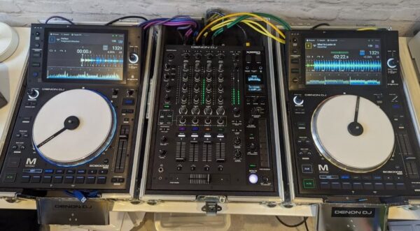 Denon SC6000M Prime DJ Media Player x 2 & X1850