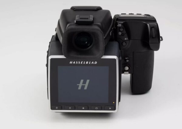 Hasselblad H6D100C with many accessories in original packaging - Image 12