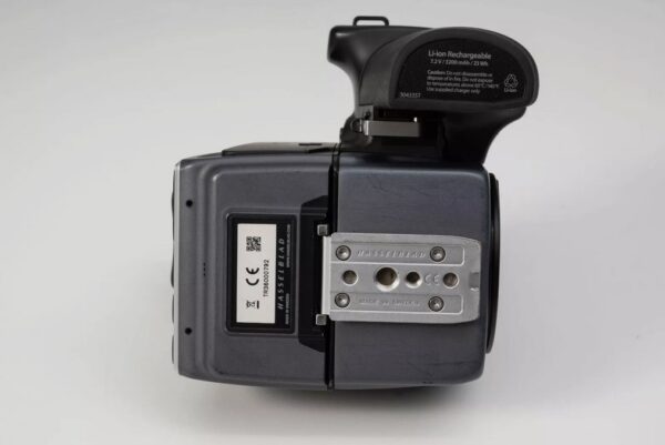Hasselblad H6D100C with many accessories in original packaging - Image 14