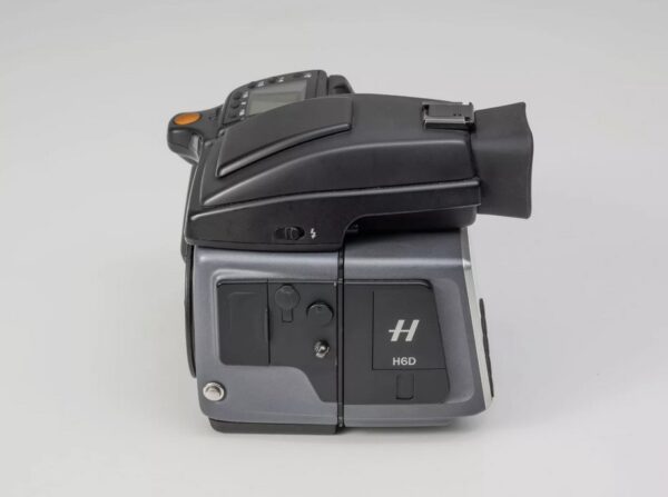 Hasselblad H6D100C with many accessories in original packaging - Image 5