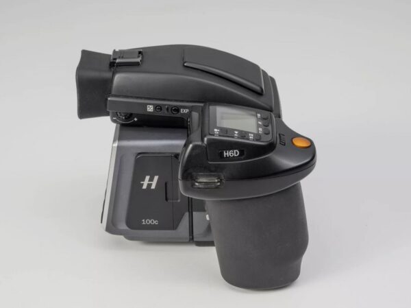 Hasselblad H6D100C with many accessories in original packaging - Image 8