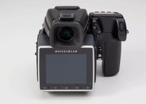 Hasselblad H6D100C with many accessories in original packaging - Image 9