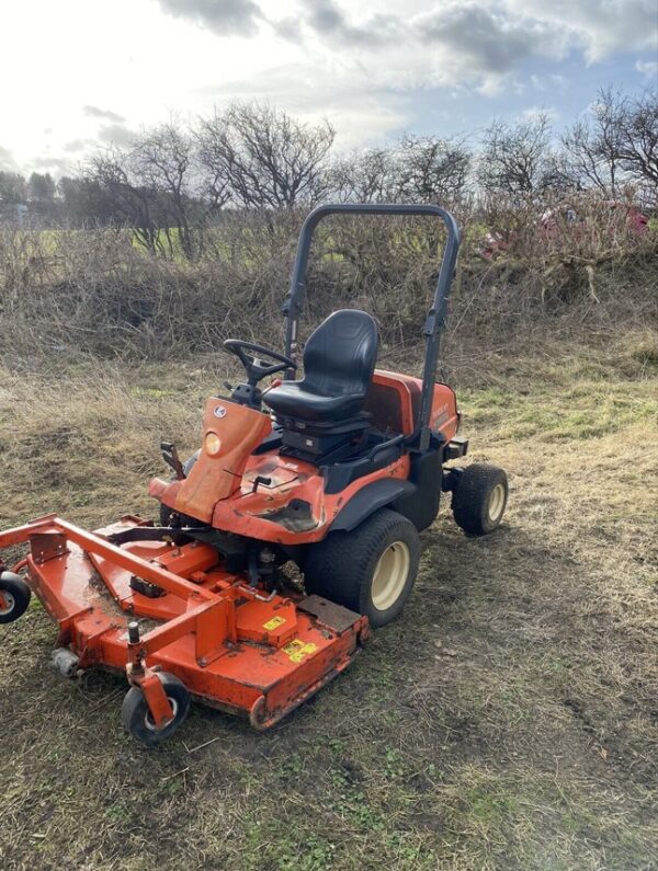 Kubota 3680 ride on diesel mower - Image 2