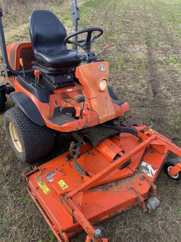 Kubota 3680 ride on diesel mower - Image 3