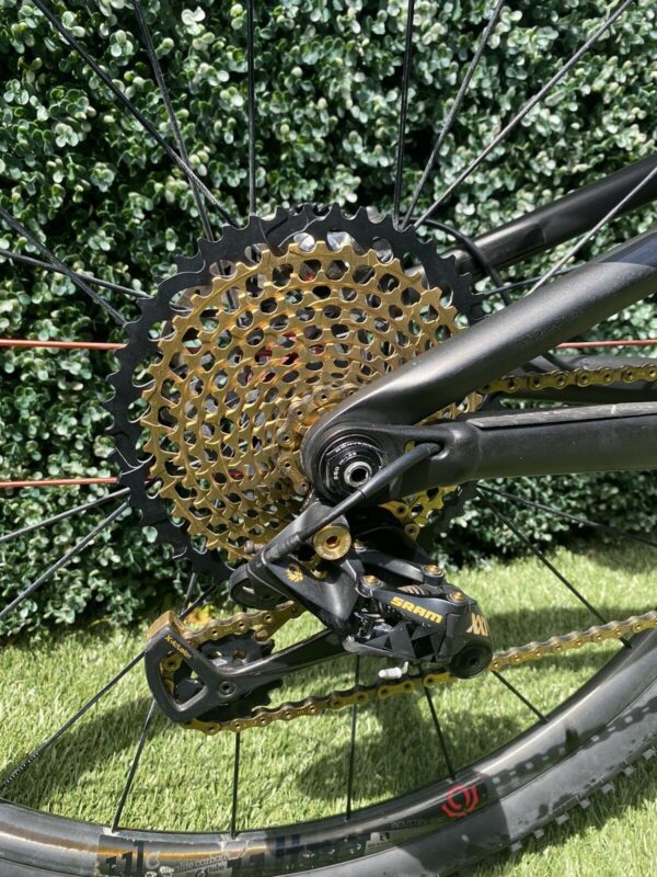 Trek Top Fuel 9.8 Mountain Bicycle - Fully Upgraded - Image 5