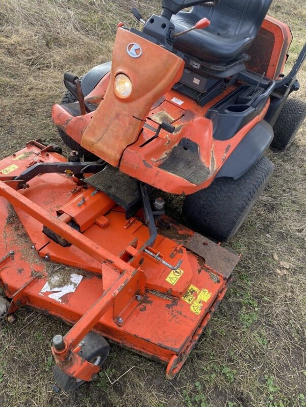 Kubota 3680 ride on diesel mower - Image 10